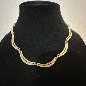 119- Coro Vintage Elegant Gold Choker Necklace